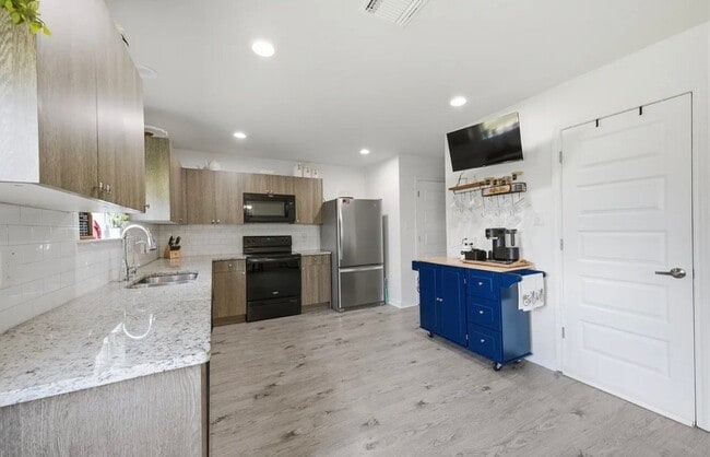 228 Mar Hill St