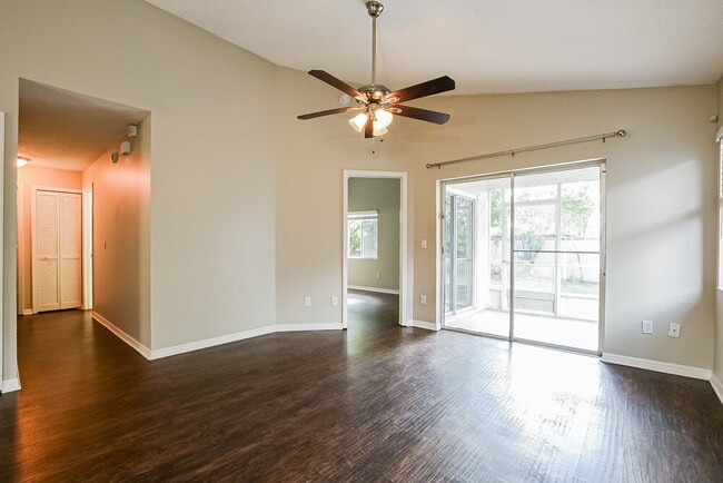 Photo - 813 Heather Glen Cir