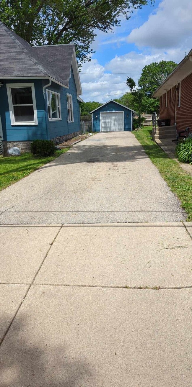 Photo - 1219 Burton St