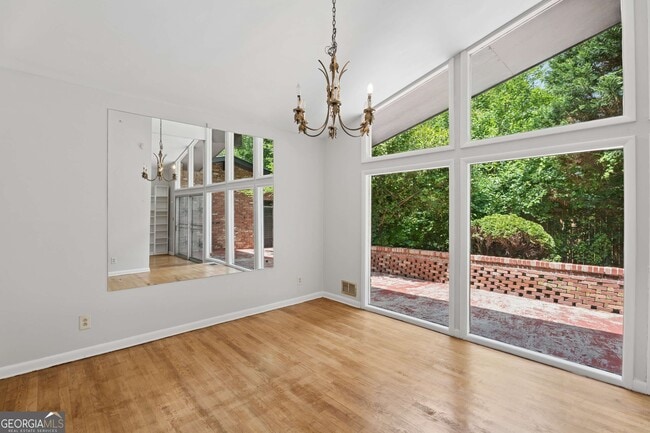 Photo - 3543 Cloudland Dr