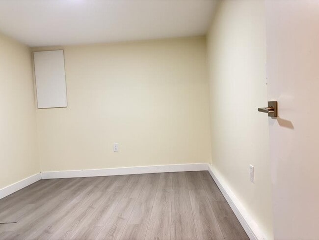 Photo - 2 bedroom in Vancouver BC V5M 1H5