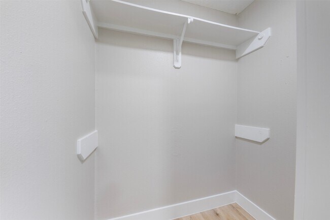 Photo - 219 E James St