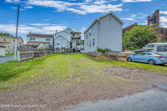 Photo - 400 Scott St