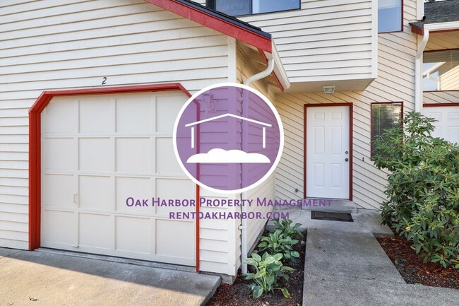 Building Photo - 3 Bed 2.5 Bath - Townhome - Close to Downtown