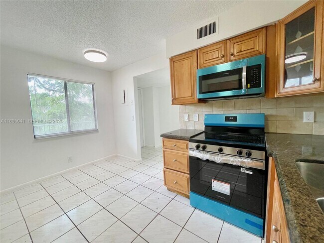 Photo - 2209 S Cypress Bend Dr Unit 407