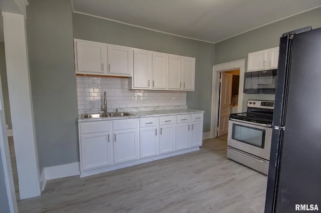 Photo - 2312 W 1st St