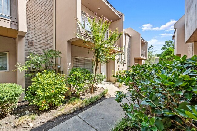 Photo - 1115 Augusta Dr Unit 6