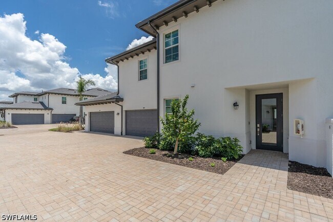 16903 Fairgrove Way Unit 102