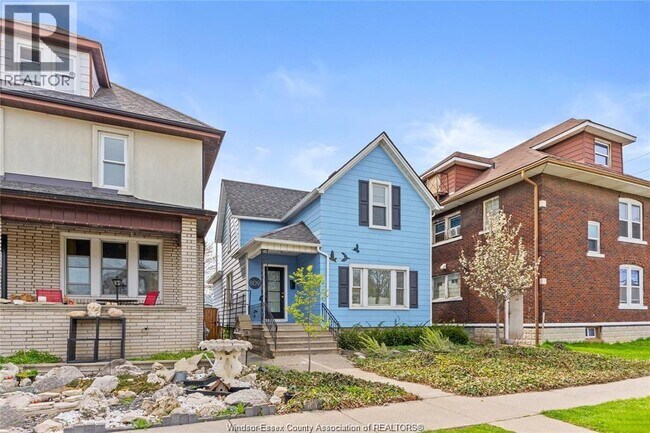 Photo - 809 Gladstone Ave