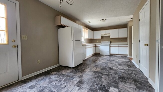 Photo - Condo Now For Rent Unit 19
