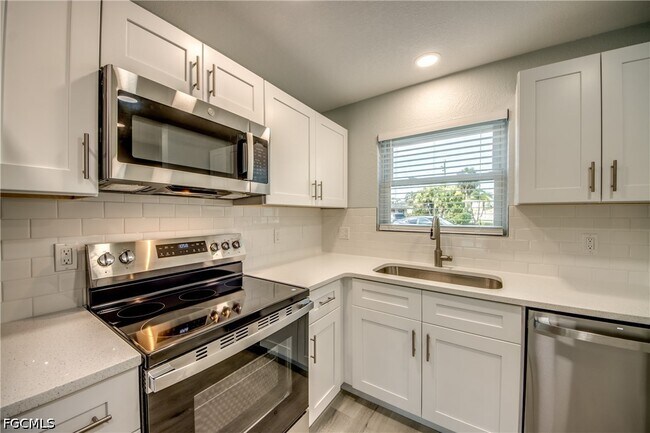 Photo - 16881 Davis Rd Unit 116