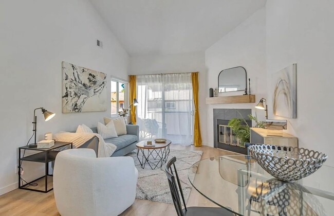 Photo - 1400 Bowe Ave