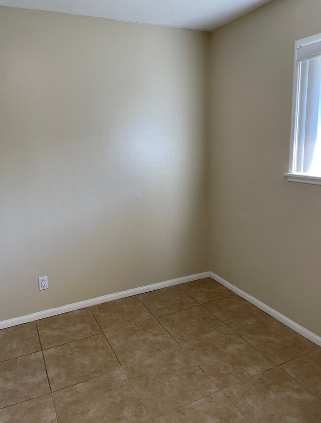 Photo - 5924 Rostrata Ave Unit 1