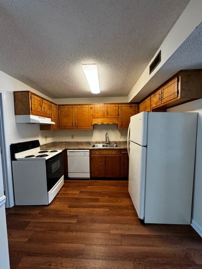 Photo - 2 Bedrooms 2 Bath duplex