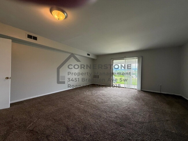 Photo - 6500 Carefree Ln Unit Apt 13