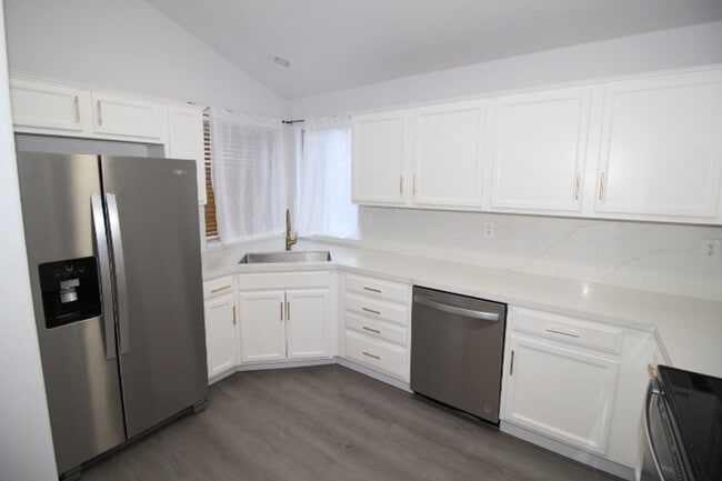 Photo - 2232 Golden Ave