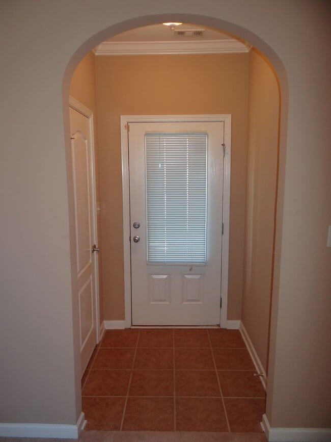 Photo - 257 Oxmoor Pl