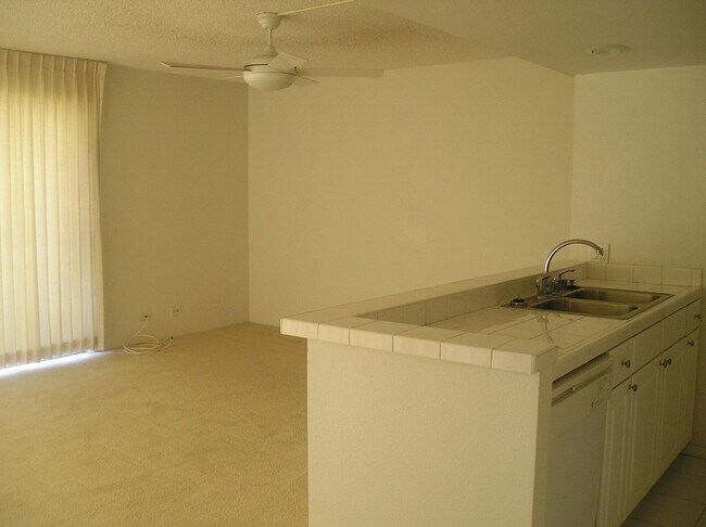 Photo - 240 Makee Rd Unit 9B