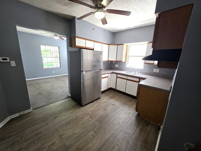 Photo - 1224 Pondview Ave
