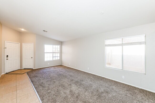 Photo - 932 Clubview Dr