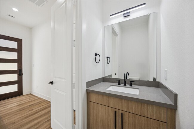 Photo - 3719 Lydia St