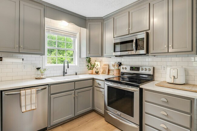 Photo - 52 Shady Oak Dr