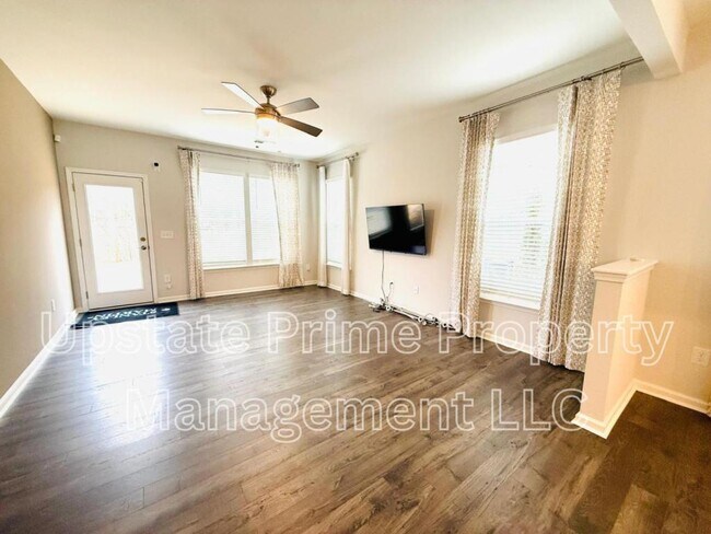 Photo - 412 Poinsett Bridge Wy