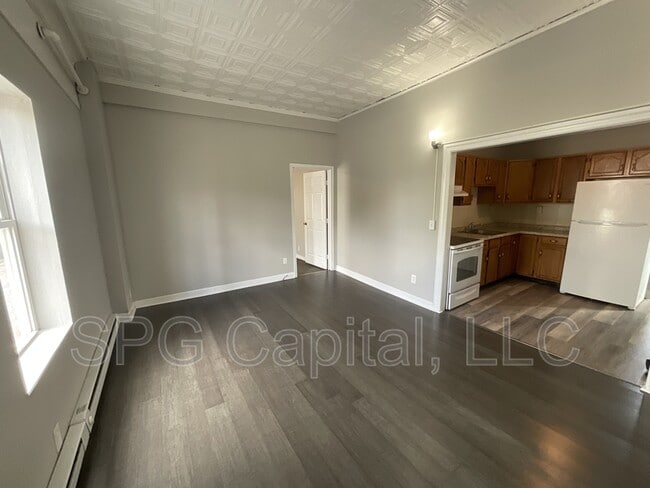 Photo - 7402 Lincoln Way W