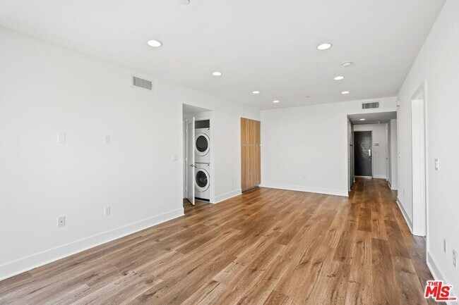 Photo - 1301 Brockton Ave Unit ph12