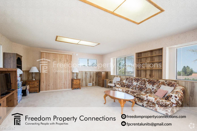 Building Photo - Studio, 1 bath Triplex - 1128 Via Pavion C... Rental