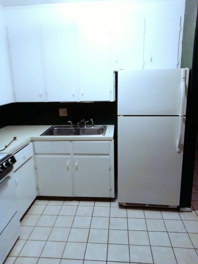 kitchen - 681 Teleran St House