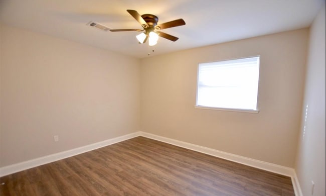 Photo - 555 W Johnson St
