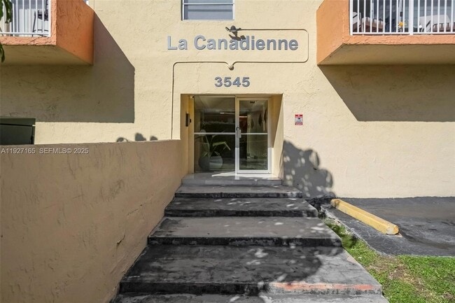 Photo - 3545 NE 167th St Unit 308