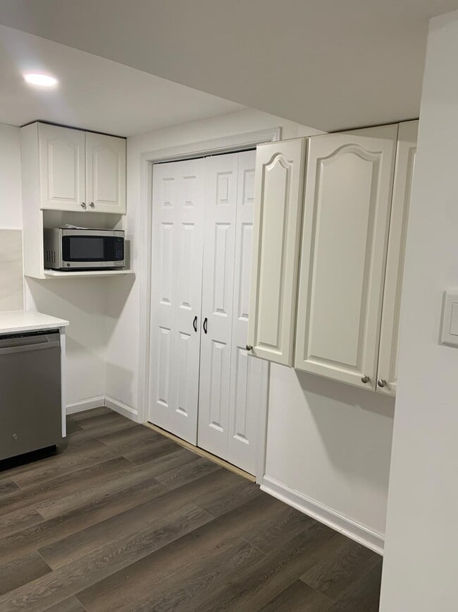 Photo - 4807 Poplar Dr