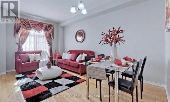 Photo - 806 Castlemore Ave