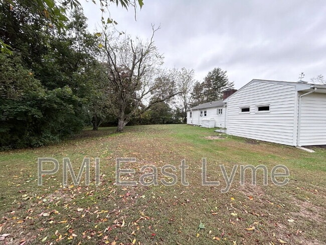 Photo - 22 Whitewood St