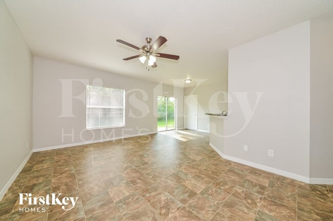 4448 N Biscayne Dr