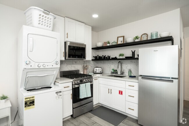 1BR, 1BA - 252SF - Laundry Area
