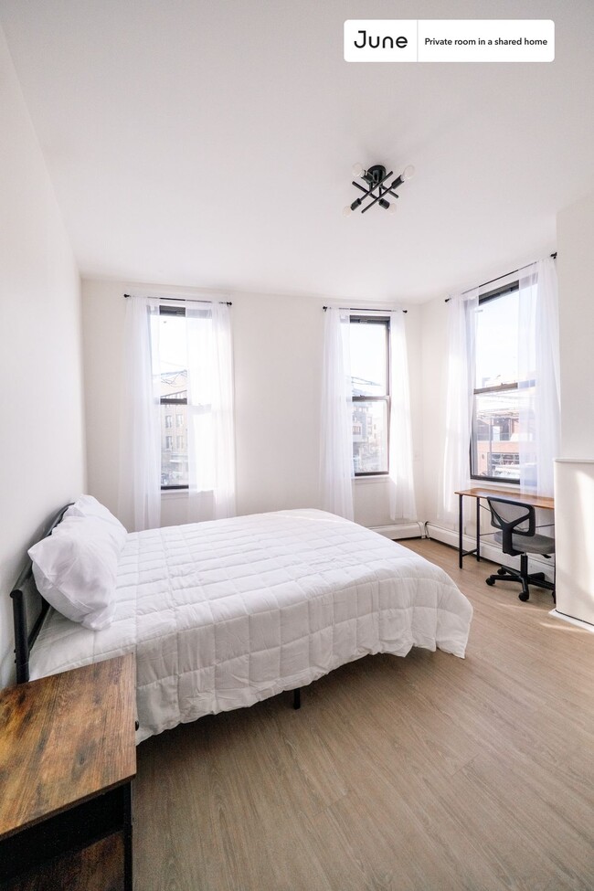 Building Photo - Room in Shared 2 bed/1 bath home