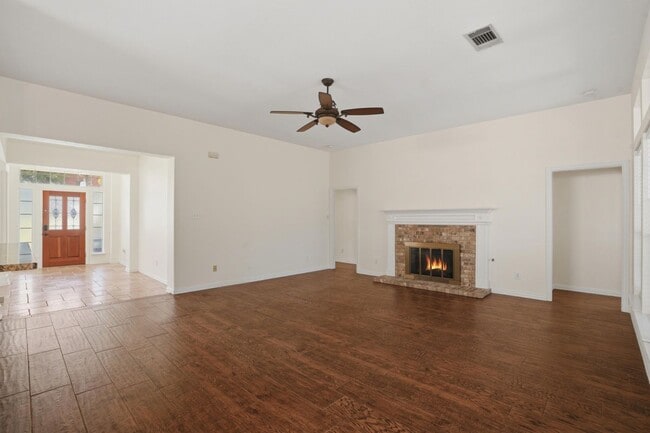 Photo - 6613 Barclay Ln