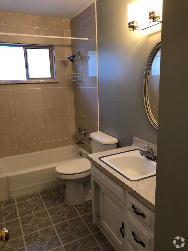 Building Photo - 4802 34th Ave Rental
