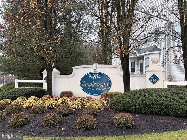 Building Photo - 36 Weaver Dr