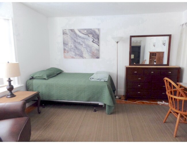 Building Photo - 34 Capen St Unit 2