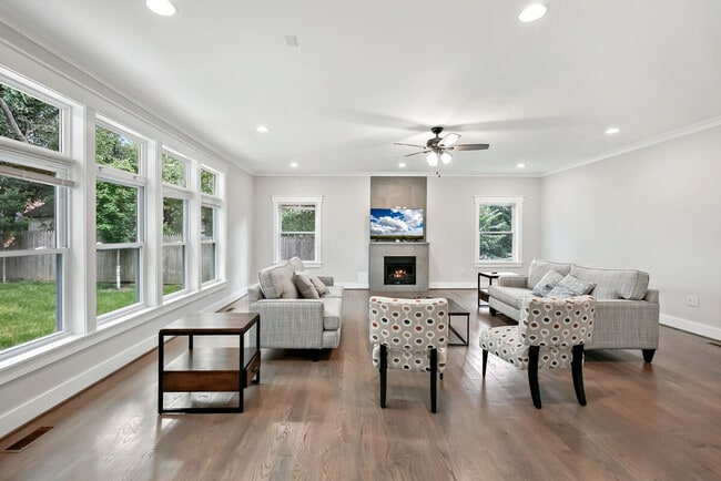 Photo - 2901 Random Rd Unit ID1395378P