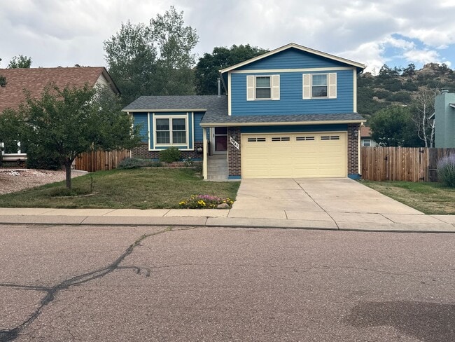 Building Photo - Pinon Valley Tri-Level Rental