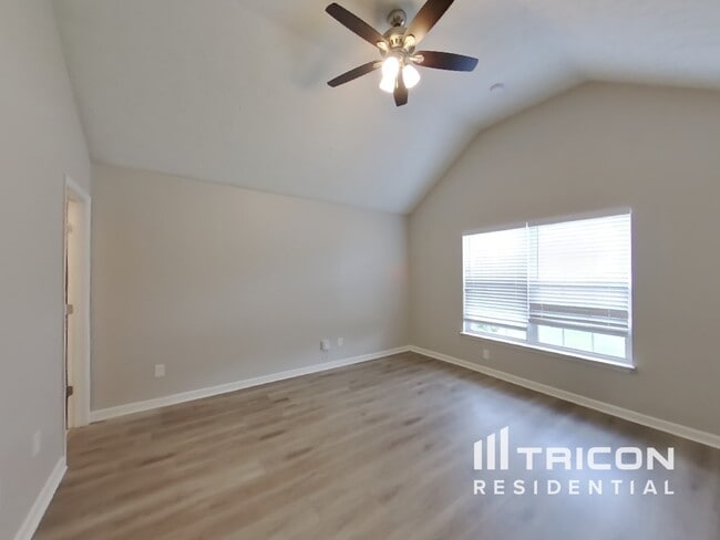 Photo - 2023 Fiona Way