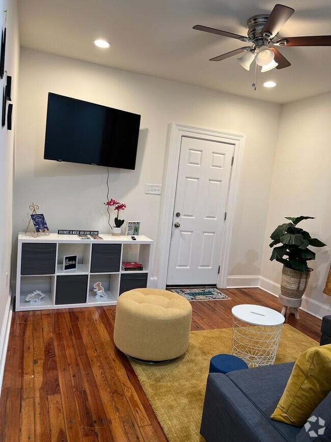 Building Photo - Charming 1BR Duplex in New Orleans Rental