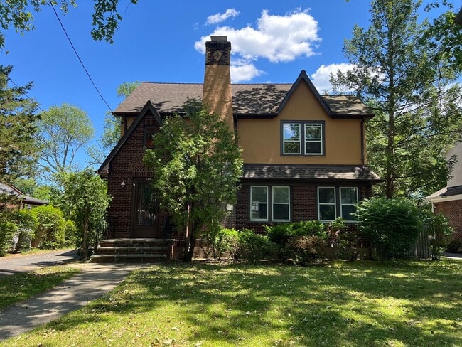 Photo - 325 Bogert Ave