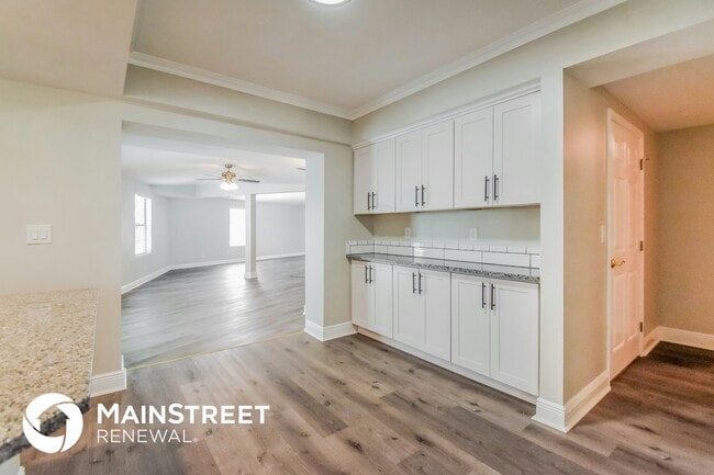 Photo - 220 61st Ave E