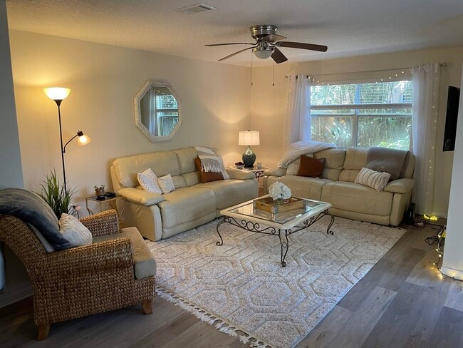 Photo - 203 E St Unit D